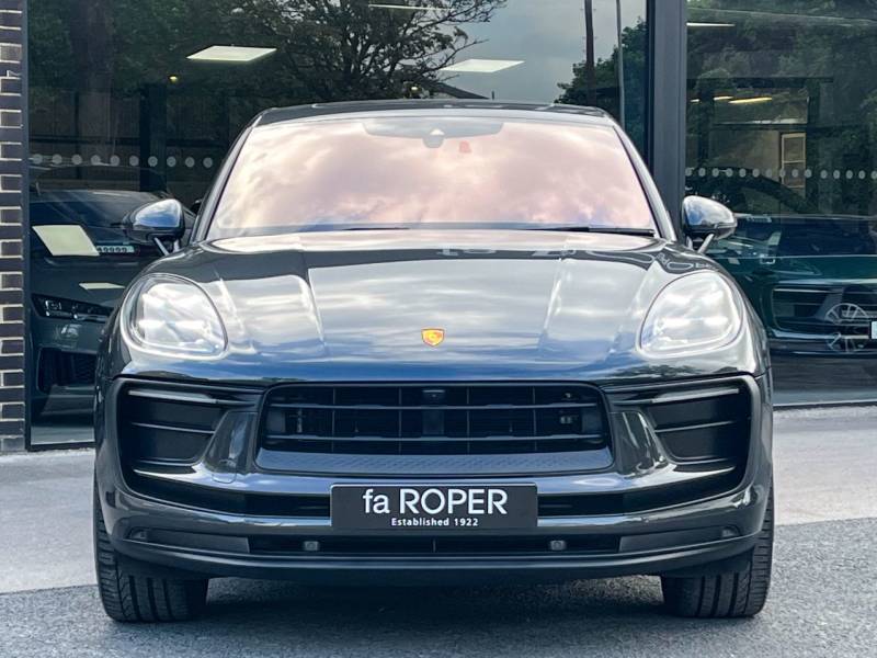 Porsche Macan   Registered:2023(23)