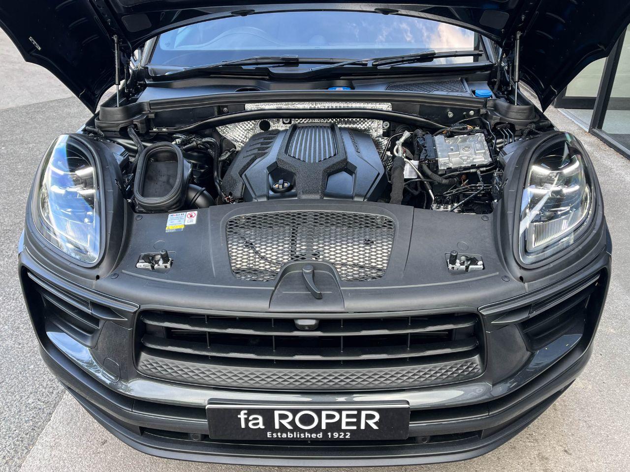 Porsche Macan 2.0T 4WD PDK Estate Petrol Volcano Grey Metallic