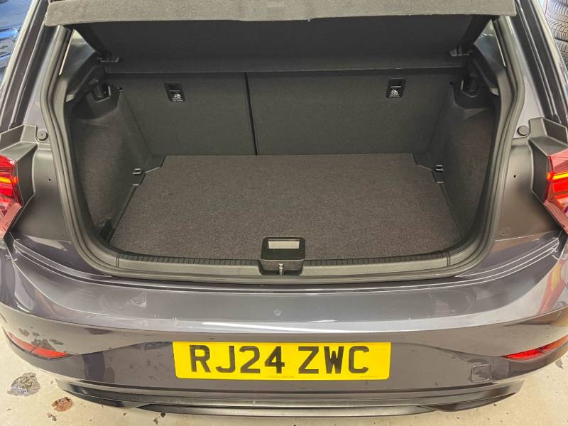 Volkswagen Polo   Registered:2024(24)