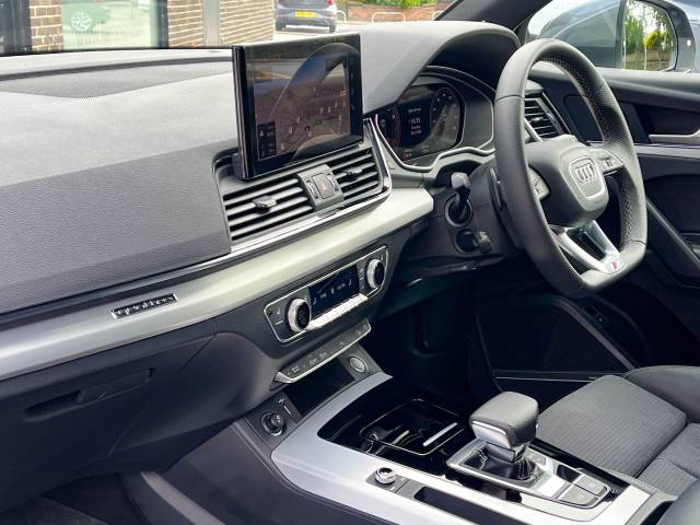 2023 Audi Q5 2.0 TFSI 45 S Line quattro S tronic Auto 265ps