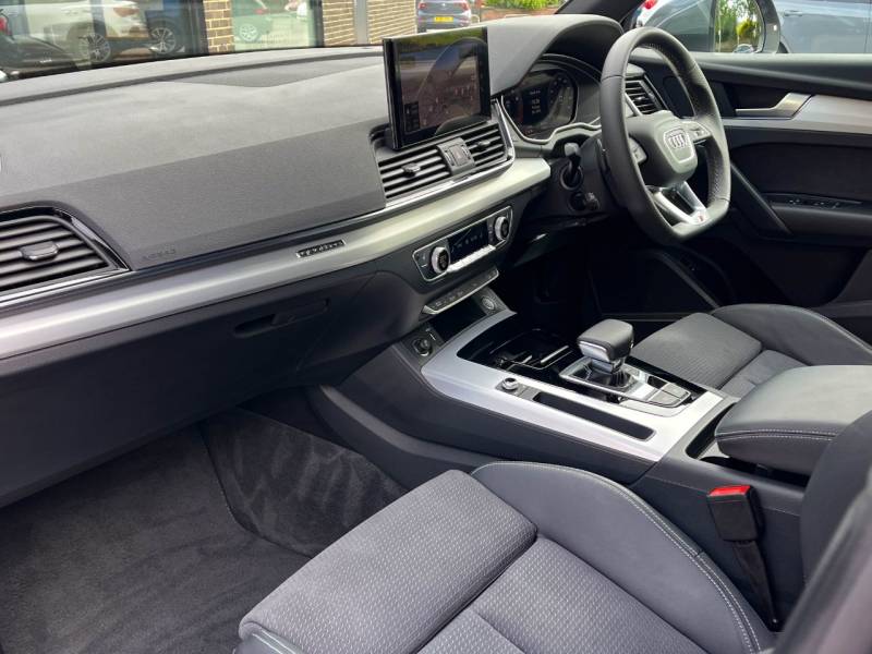 Audi Q5   Registered:2023(23)