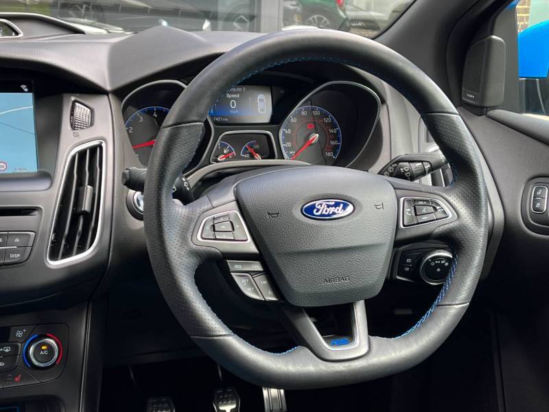 Ford Focus RS   Registered:2018(18)