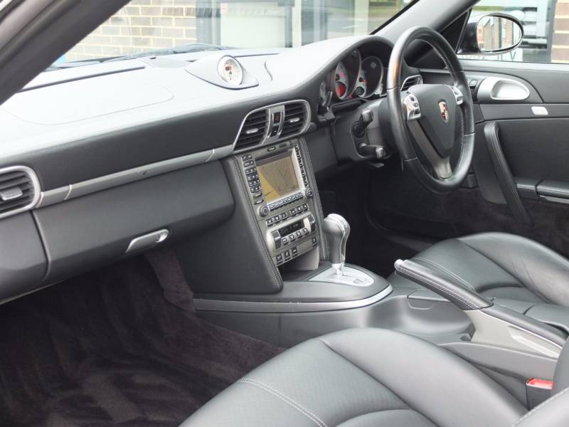 Porsche 911   Registered:2006(06)