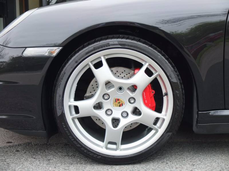 Porsche 911   Registered:2006(06)