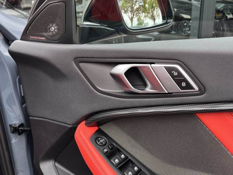 BMW 1 Series   Registered:2023(23)