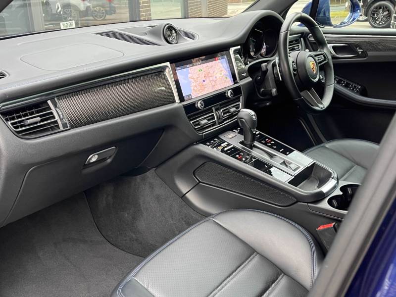 Porsche Macan   Registered:2022(22)