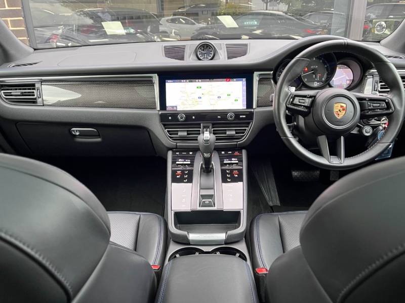 Porsche Macan   Registered:2022(22)