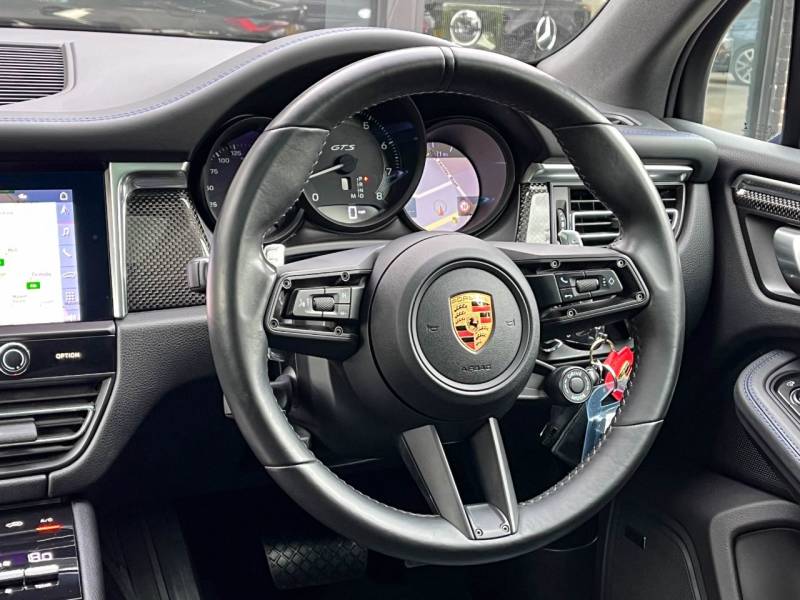 Porsche Macan   Registered:2022(22)