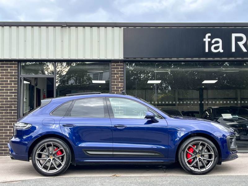 Porsche Macan   Registered:2022(22)