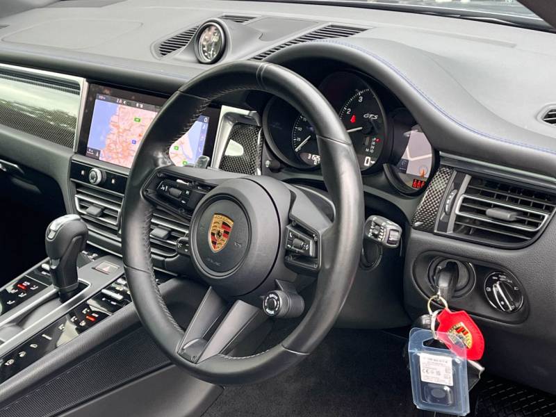 Porsche Macan   Registered:2022(22)