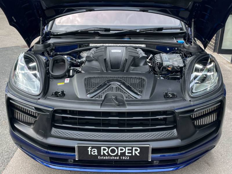 Porsche Macan   Registered:2022(22)