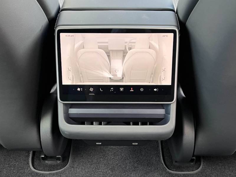 Tesla Model 3   Registered:2024(24)