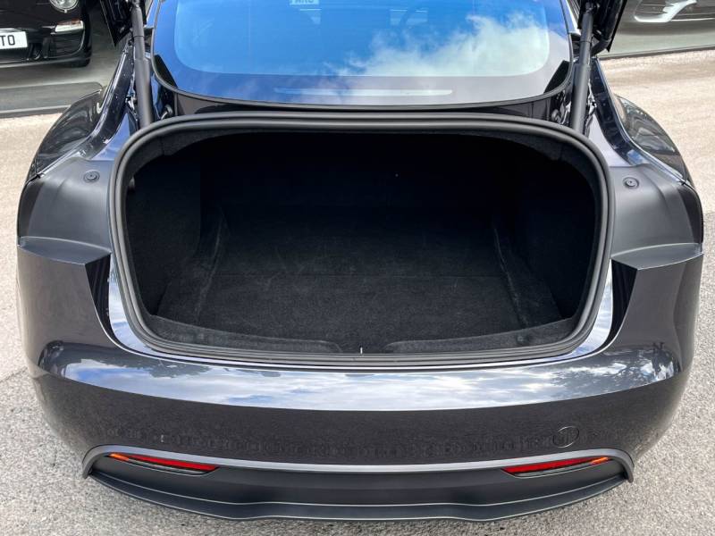Tesla Model 3   Registered:2024(24)