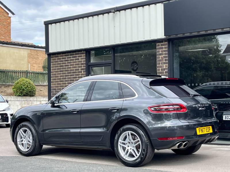 Porsche Macan   Registered:2017(17)