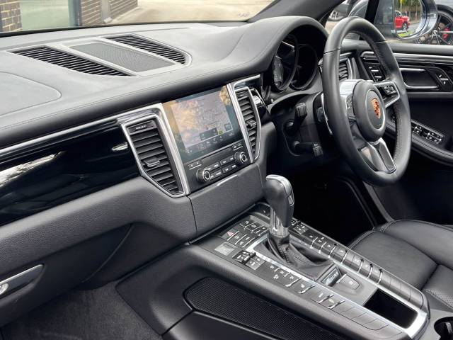 2017 Porsche Macan 3.0TD V6 S 4WD PDK 258ps