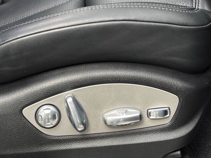 Porsche Macan   Registered:2017(17)