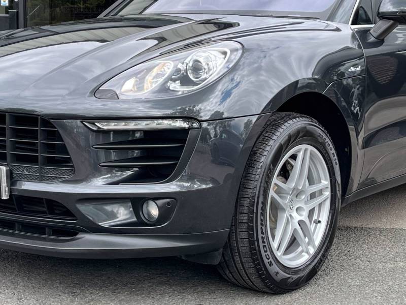 Porsche Macan   Registered:2017(17)