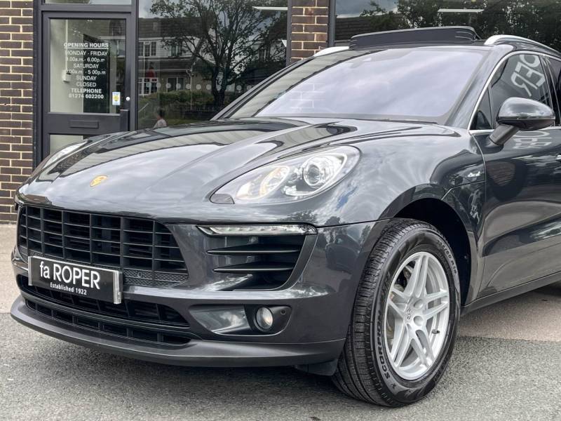 Porsche Macan   Registered:2017(17)
