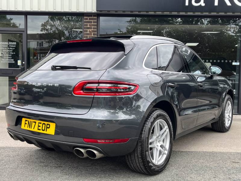 Porsche Macan   Registered:2017(17)