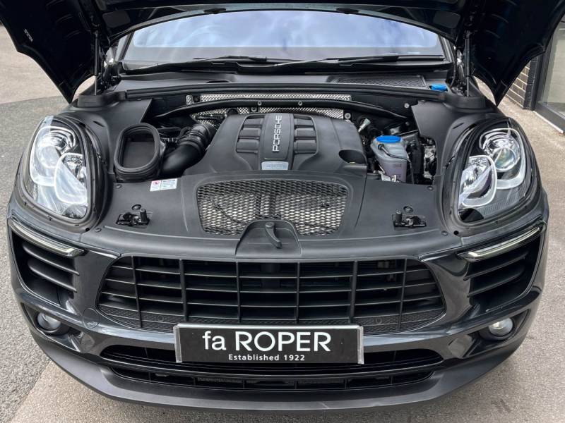 Porsche Macan   Registered:2017(17)