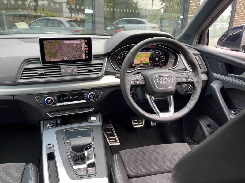 Audi Q5   Registered:2018(18)