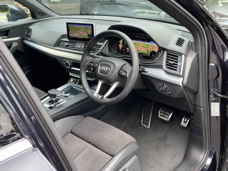 Audi Q5   Registered:2018(18)