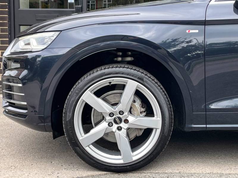 Audi Q5   Registered:2018(18)