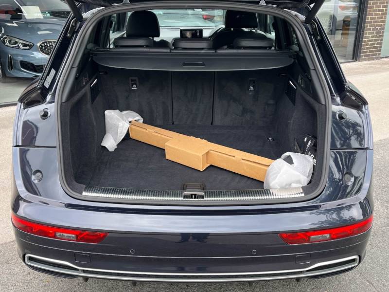 Audi Q5   Registered:2018(18)