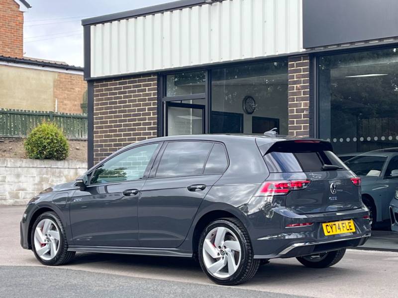 Volkswagen Golf   Registered:2024(74)