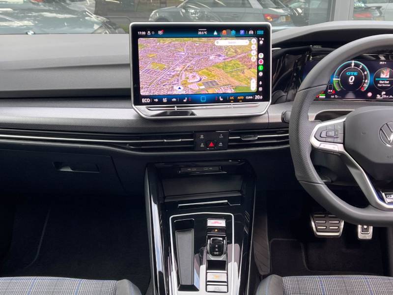 Volkswagen Golf   Registered:2024(74)