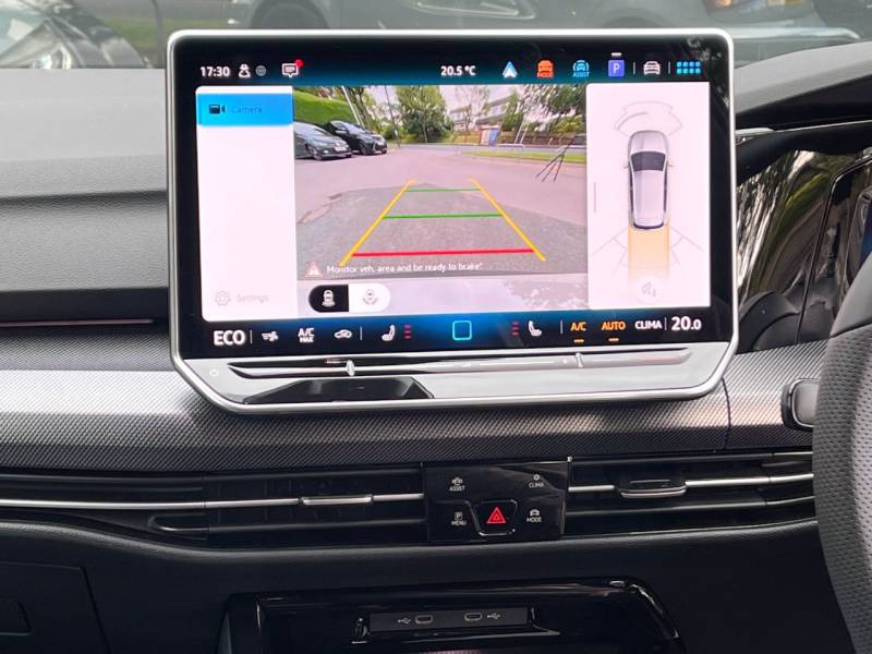 Volkswagen Golf   Registered:2024(74)