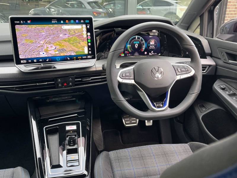 Volkswagen Golf   Registered:2024(74)