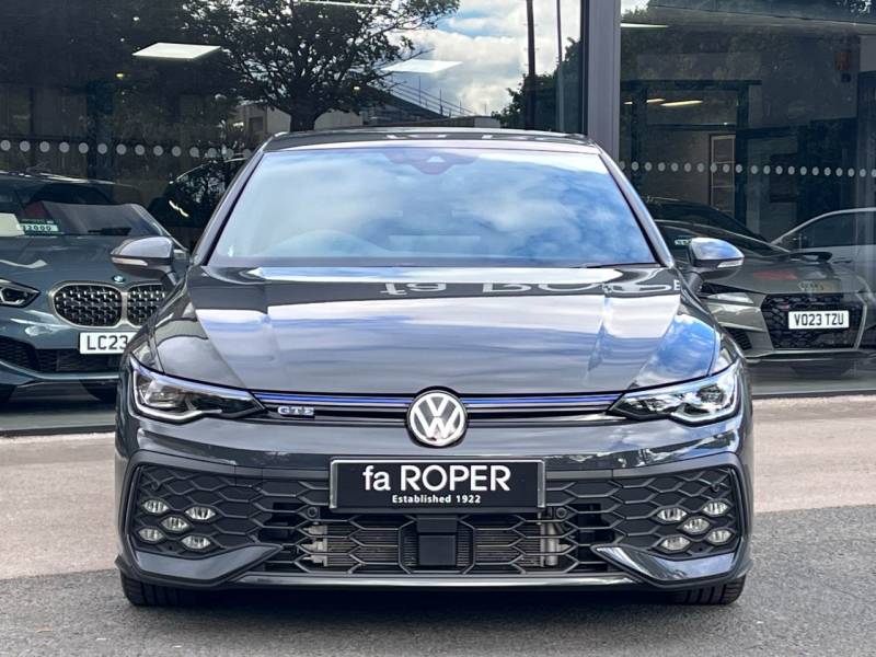 Volkswagen Golf   Registered:2024(74)