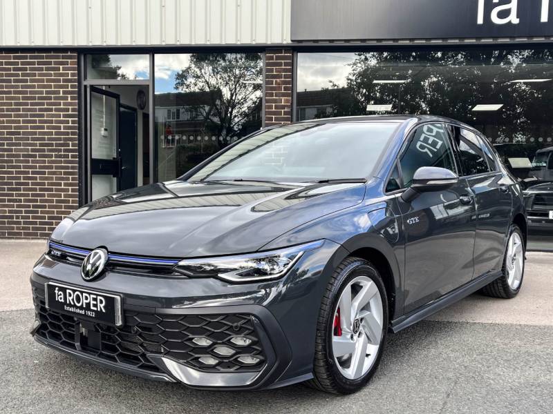 Volkswagen Golf   Registered:2024(74)