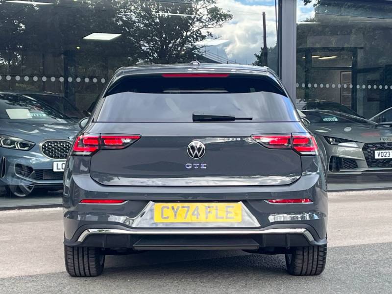 Volkswagen Golf   Registered:2024(74)