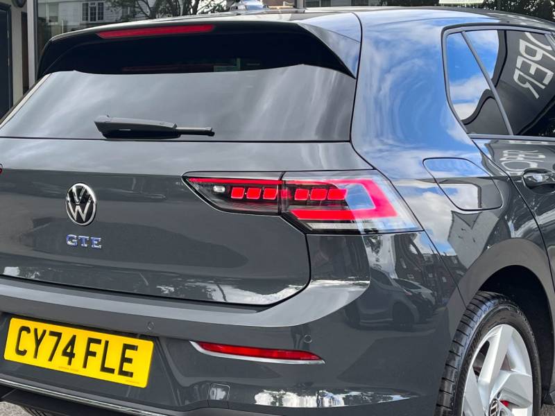 Volkswagen Golf   Registered:2024(74)