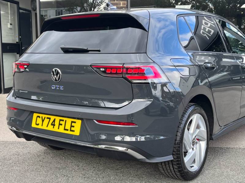 Volkswagen Golf   Registered:2024(74)