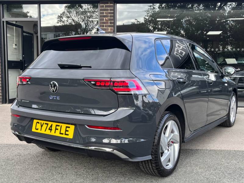 Volkswagen Golf   Registered:2024(74)