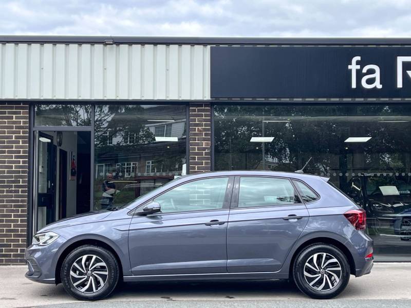 Volkswagen Polo   Registered:2024(24)