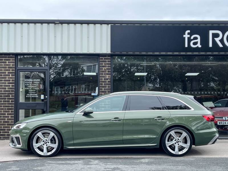 Audi A4 Avant   Registered:2023(23)