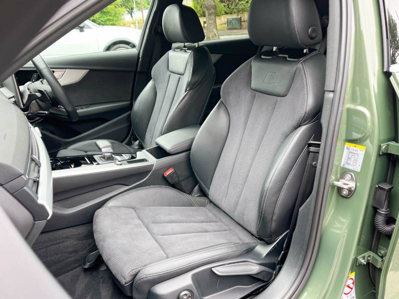 Audi A4 Avant   Registered:2023(23)