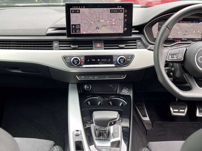 Audi A4 Avant   Registered:2023(23)