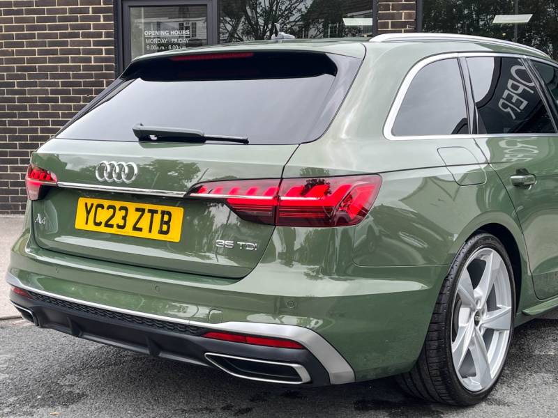 Audi A4 Avant   Registered:2023(23)