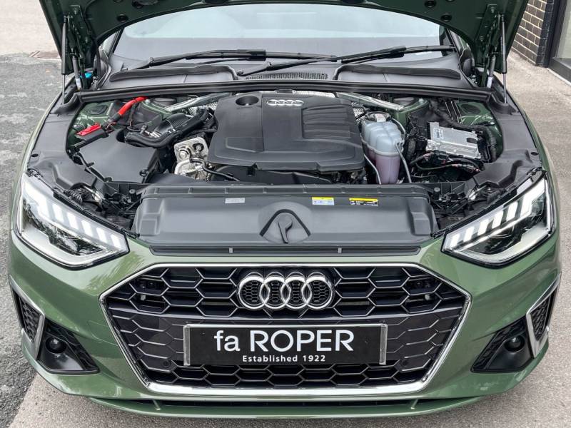 Audi A4 Avant   Registered:2023(23)