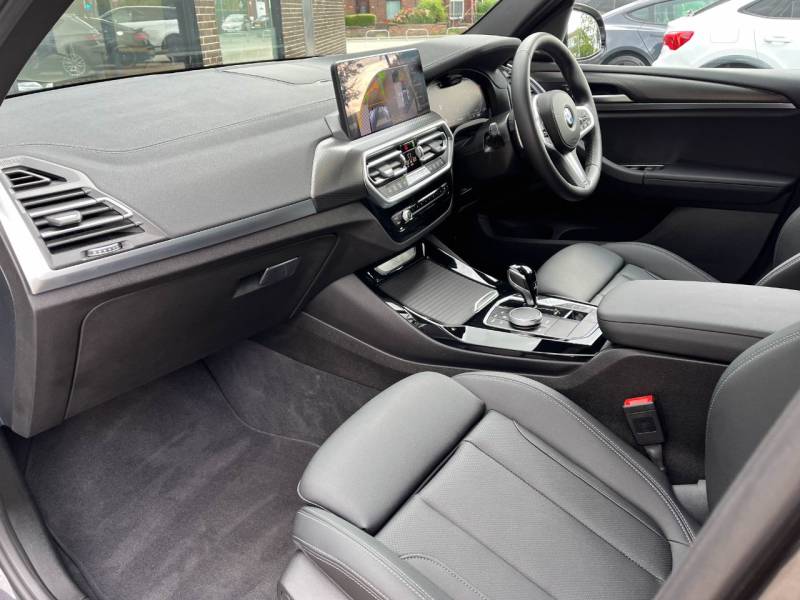 BMW X3   Registered:2024(74)