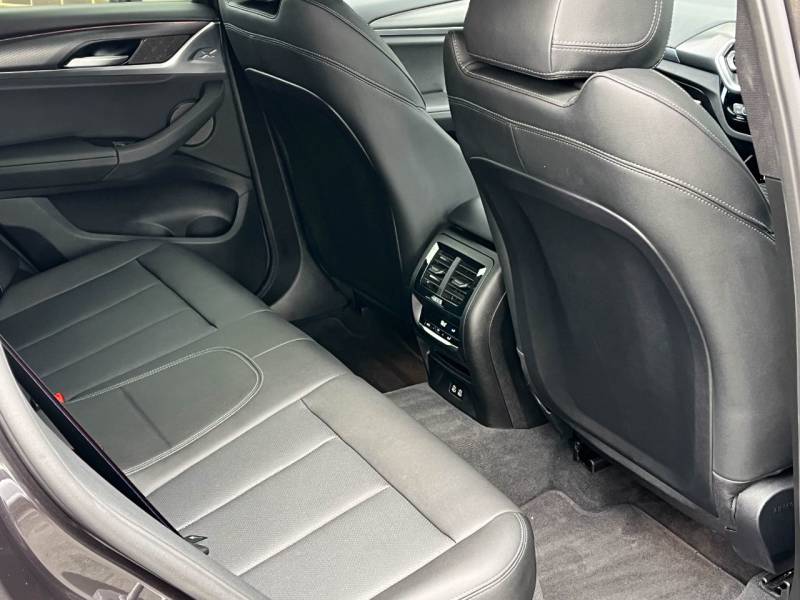 BMW X3   Registered:2024(74)