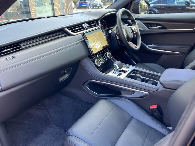 Jaguar F Pace   Registered:2023(72)