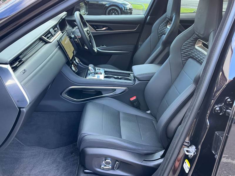 Jaguar F Pace   Registered:2023(72)