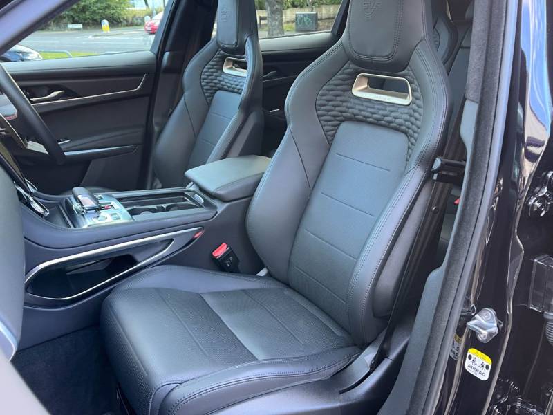 Jaguar F Pace   Registered:2023(72)