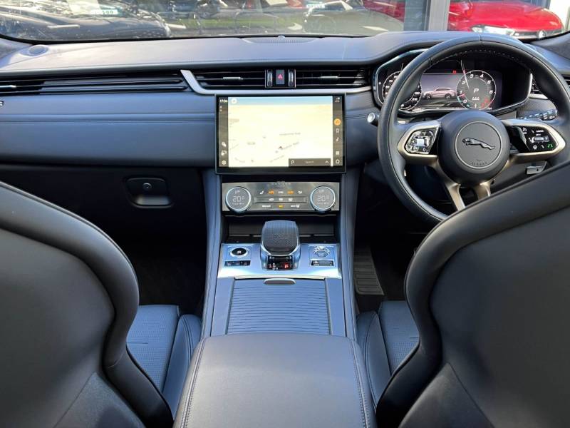 Jaguar F Pace   Registered:2023(72)